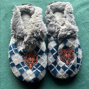 Chicago Bears Women’s Blue and Gray Slippers Large 9-10